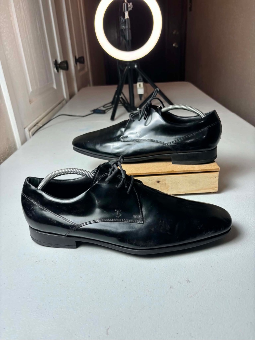 Tod's men's black leather lace-up derby shoes Sz 9